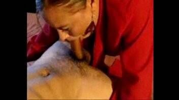 Xvídeos 0 coroa safada mamando rola do amigo do filho