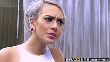 Sexo entre mulheres gostosas são filmadas em plena massagista