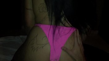 Punhetas para uma morena que tem a bunda grande e uma buceta sem fundo que adora cavalgar na pica do negão
