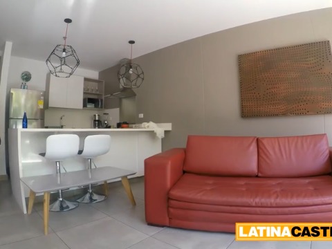 Colombiana safada arrepiando no casting com foda quente