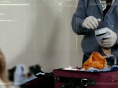Putinha levou rola dura da polícia após ser pega no aeroporto