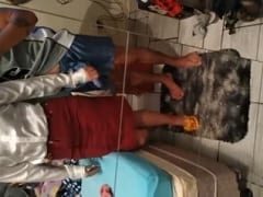 Crente safada mostra tudo no espelho com dotado socando por cima do short