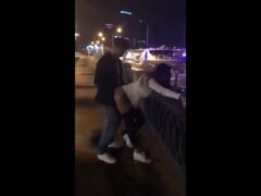 Dois Turistas Pegam Fogo na Rússia com Transa Ao Ar Livre na Copa