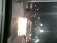 Esposa Louca Persegue Marido de Moto-Táxi e Expulsa Safadas do Carro