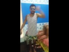 Ninfetas Safadas Exibem a Raba Enquanto Anunciam Cabaré em Vídeo Picante