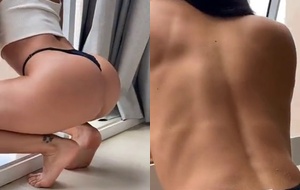 Ex-panicat Aline Mineiro pelada rebolando gostoso na cama até gozar alto