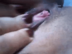 Moreninha deliciosa adora masturbar a xota