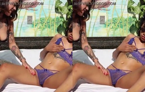 Duas safadas se descobrindo em um sexo lésbico molhado e cheio de tesão