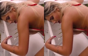 Morena safada começando na varanda e terminando no quarto com um negão gostoso