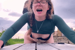 Nerd fazendo sexo gostoso dando sua buceta rosa
